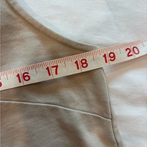 Lilla P Hook & Eye Sleeveless Women's Top in Pebble size Medium - Picture 3 of 8